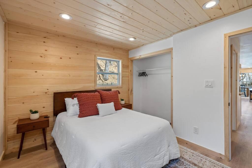 גטלינבורג New! Modern Cabin With Two Decks, Bar & Game Room! מראה חיצוני תמונה
